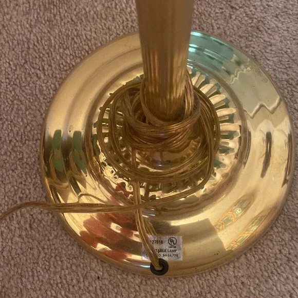 1 Green Bankers Lamps $50 - Picture 5 of 7